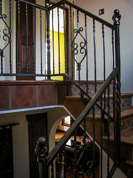 V-indoor-upstairs- 2009-01