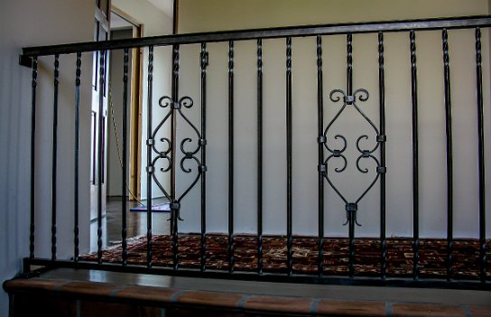 V-indoor-upstairs- 2009-05