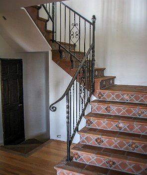 V-indoor-upstairs- 2009-13